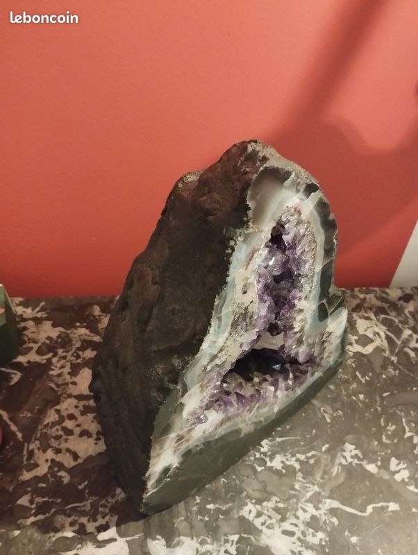 Améthyste Brute Naturelle Du Brésil 27.90 Carats - Pierre Transparente Violette, Taille Coussin, Pure à La Loupe