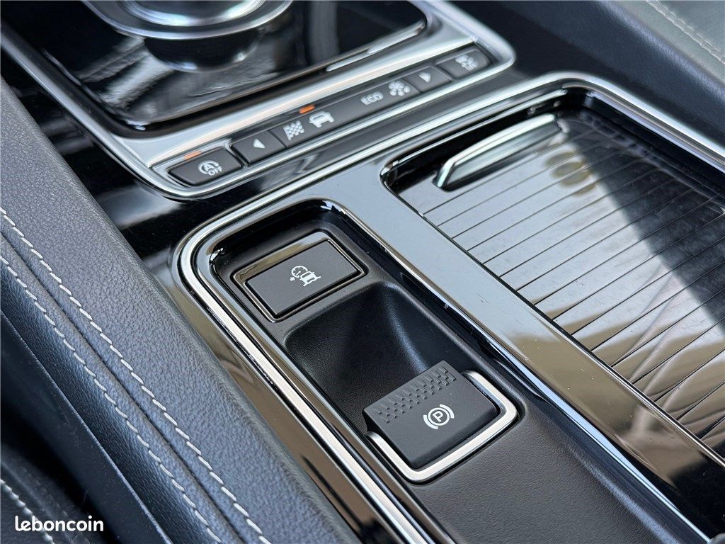 Jaguar F-Pace V6 3.0 D - 300 CH AWD BVA8 R-Sport (image 24)