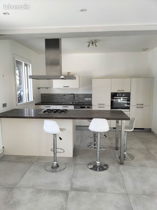 Maison 6 pièces 145 m² · à Jouy-le-Châtel · 145 m² · 1 300 €