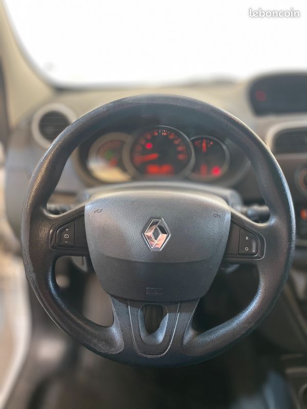 Renault Kangoo MAXI 1.5 DCI 90 CONFORT BVM5 (5 CV) 2014 (image 6)