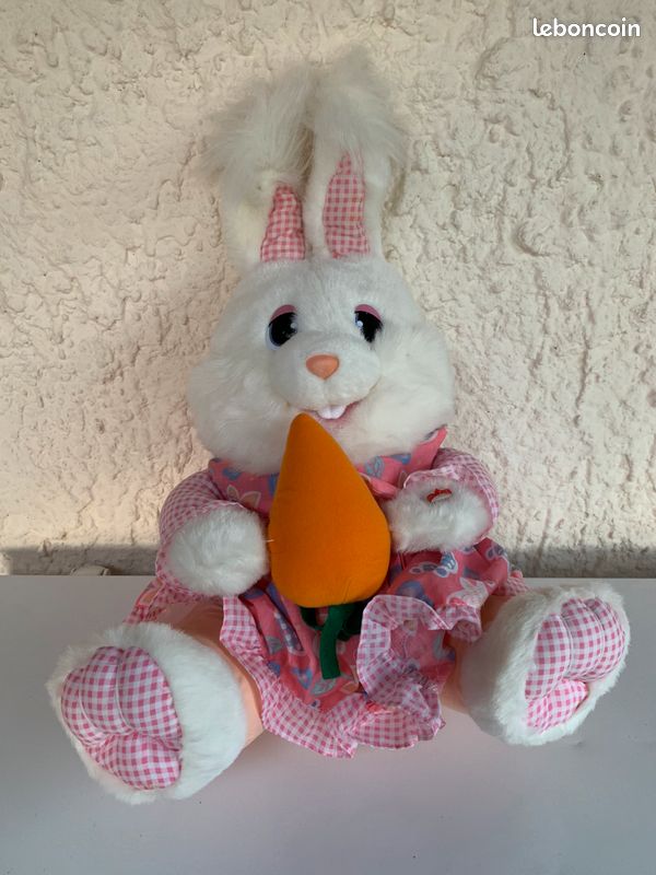 Lapin à la carotte en peluche musical (image 2)