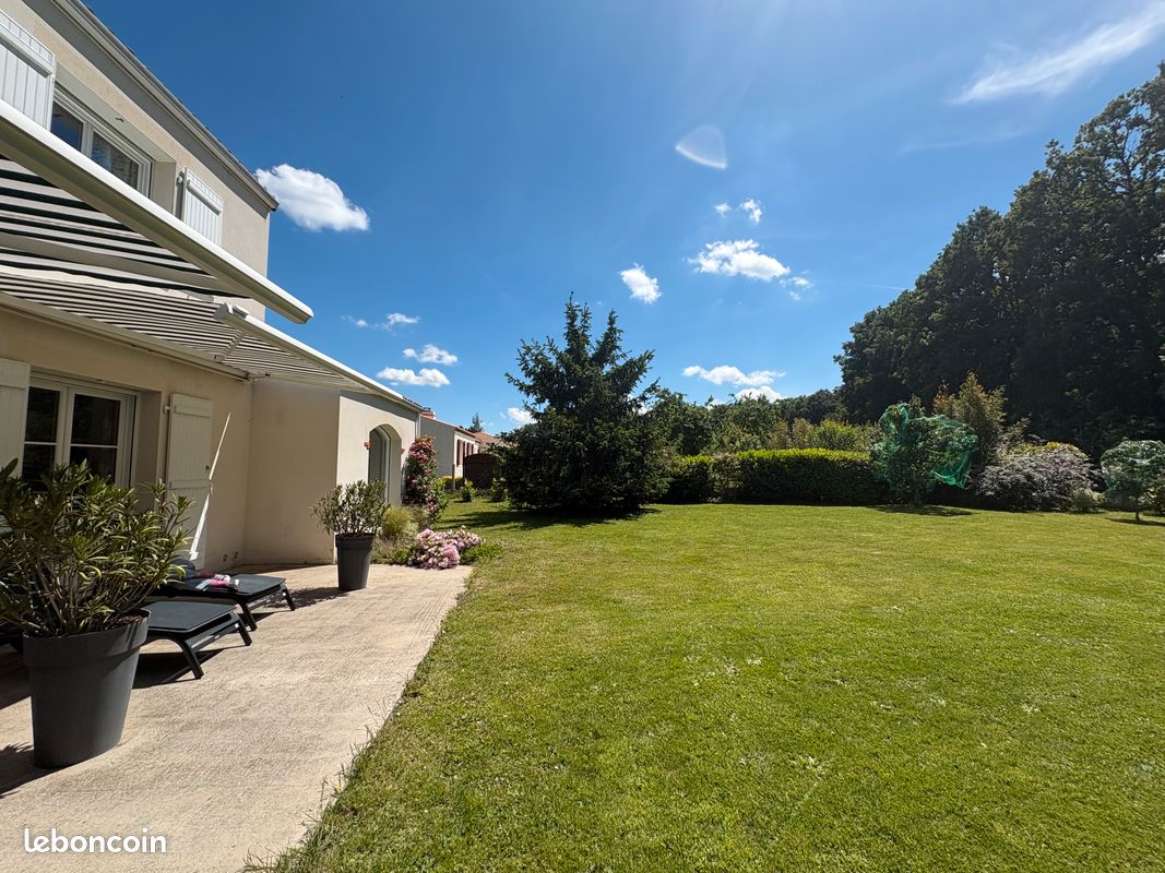 Maison 7 pièces 144 m² · à La Chevrolière · 144 m² · 399 000 €