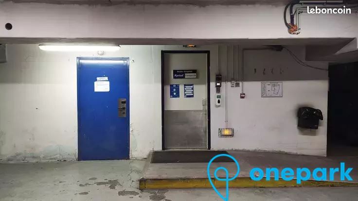 Parking 12 m² · à Le Blanc-Mesnil · 12 m² · 93 €/mois