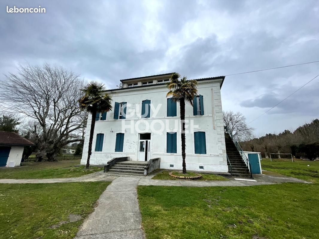 Maison 21 pièces 357 m² · à Sainte-Eulalie-en-Born · 357 m² · 579 000 €