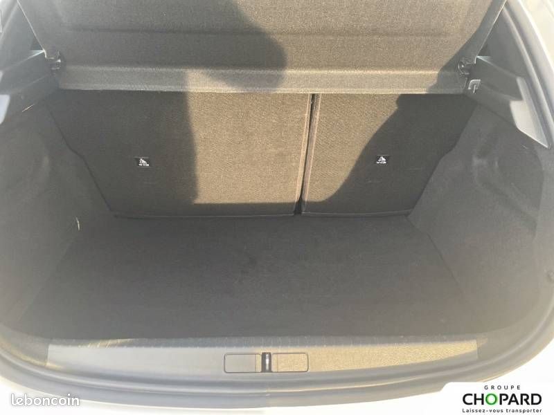Peugeot 208 PureTech 100 S&S EAT8 Active Pack (image 8)