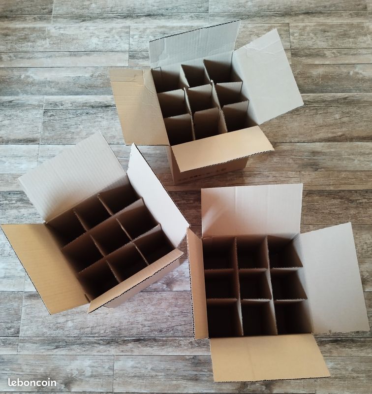 Lot de trois cartons à verres " champagne" (image 1)