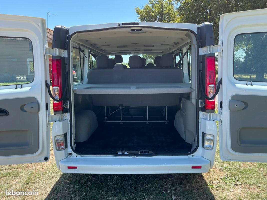 Minibus renault trafic ( top auto ) (image 5)