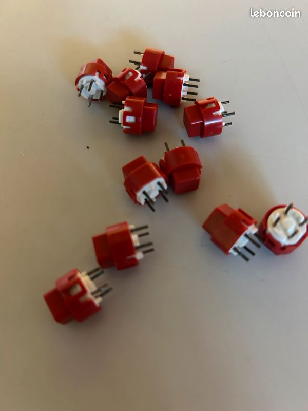 Lot de petits interrupteurs (image 3)