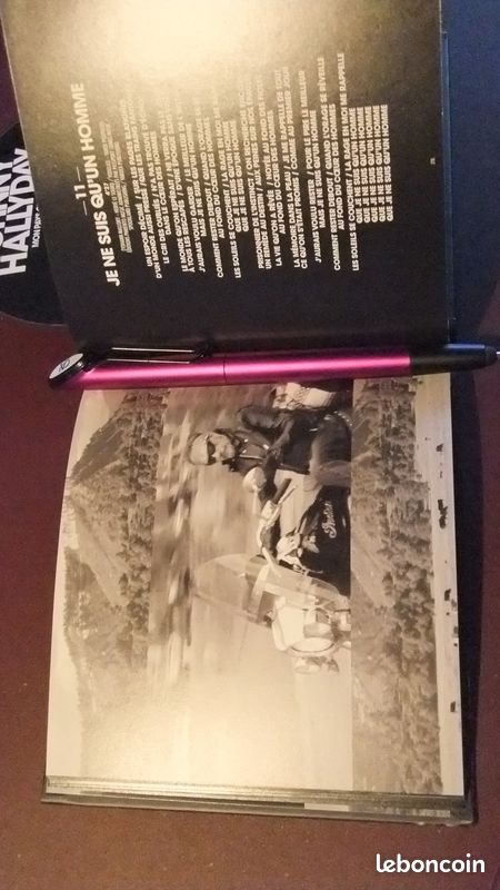 Album JOHNNY HALLYDAY (image 3)