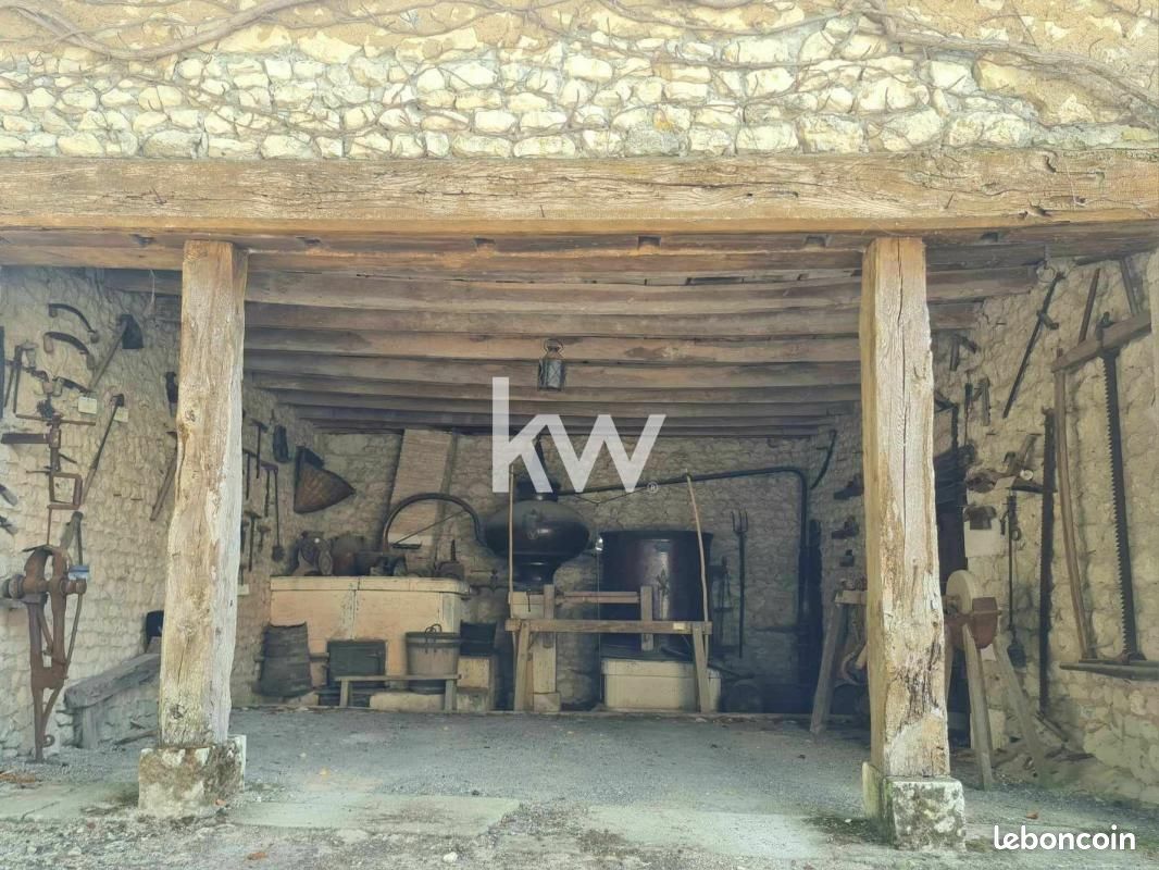 Propriété 13 pièces 362 m² - Châtignac 16480 (image principale 14)