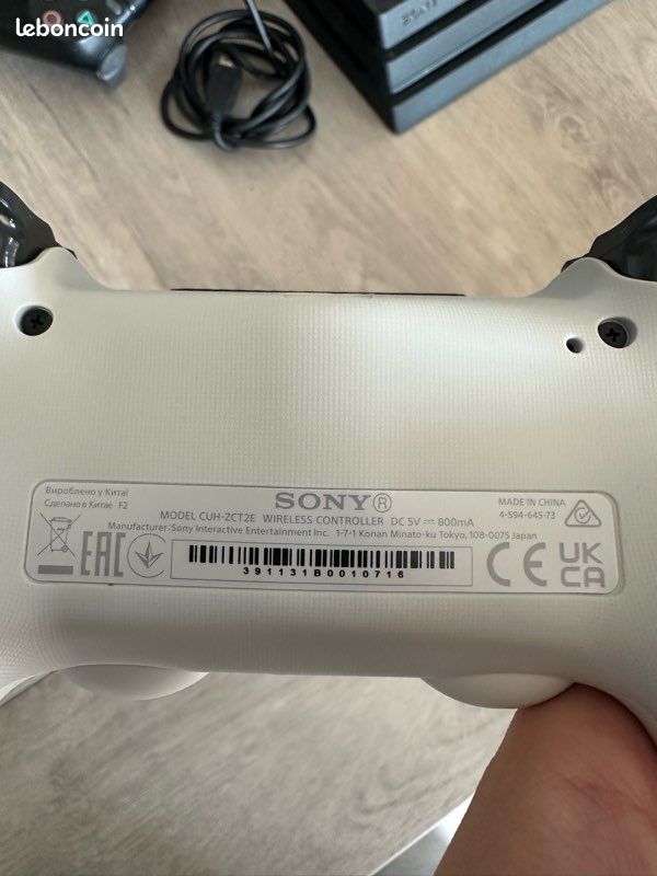 Manette PLAY STATION blanche (image 2)