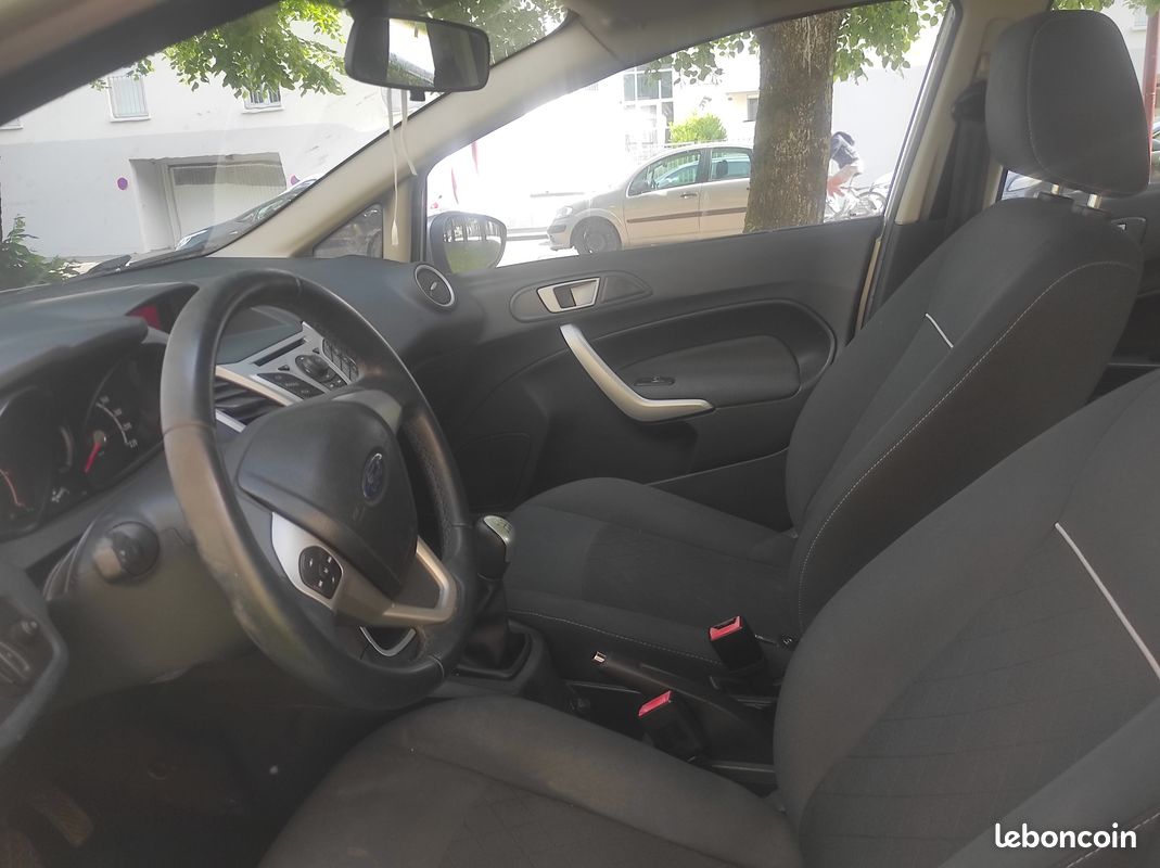 Ford fiesta 1600 tdci 95 an 2011 pack clim 155000 km (image 4)