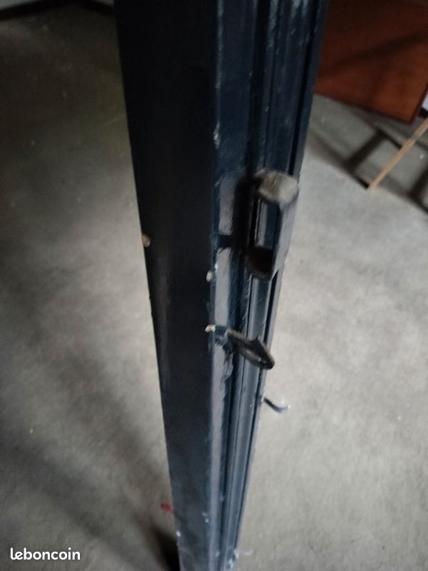 Porte en bois ancien, avec cadre, charnieres et poignée (image 3)