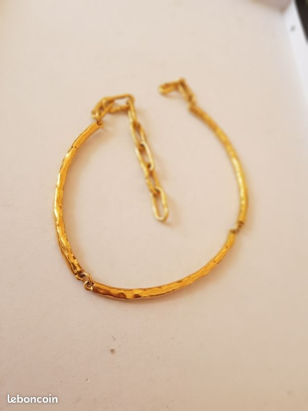 Alliance en or blanc 18k avec rubis de taille ovale et diamants | GV