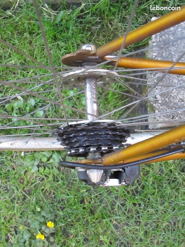 Ancien Insigne Vélo Solidor – Tête De Cycles Vintage – Émail Doré – France