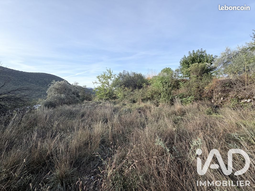 Terrain 1817 m² · à Uzer · 1 817 m² · 85 000 €