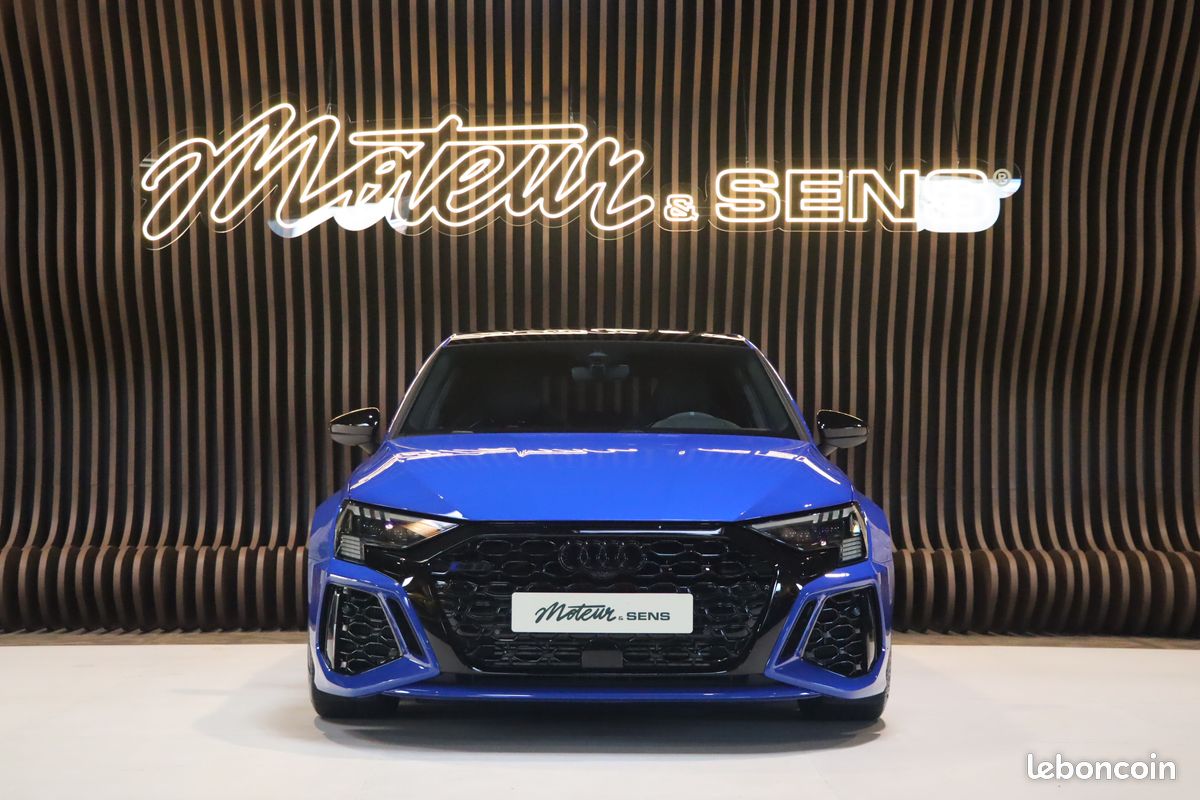 Audi RS3 PERFORMANCE 1 of 300 - Échappement AKRAPOVIC - Projecteurs Matrix LED - Système audio Bang & Olufsen - Freins céramique - Toit ouvrant panoramique en verre (image 3)
