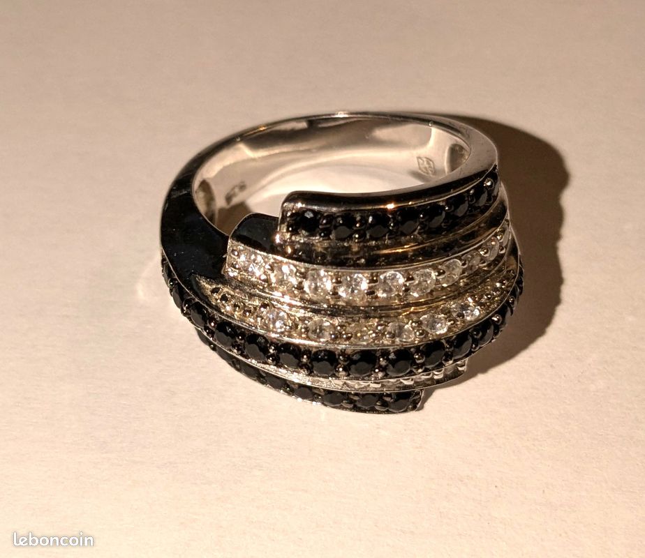 Bague Femme en Argent 925 Zirconium blancs et noirs Montres
