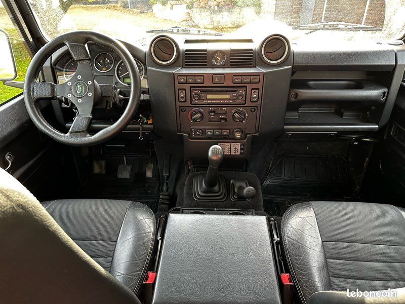 Land Rover Defender 90 2,4 td4 4 places 68000 km full options (image 3)