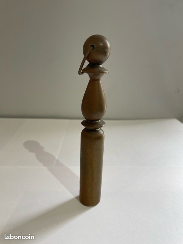 Quille militaire (image 1)