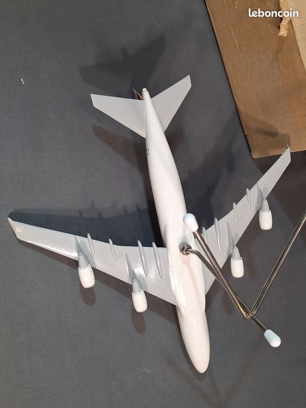 Maquette avion Boeing B747 400 au 1/200e par Bourbon en boite (image 6)