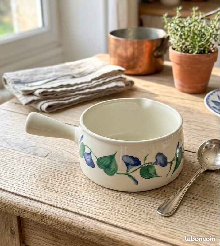 Poêlon en Porcelaine de Paris – Décor Liserons Bleus – Vintage (image 1)