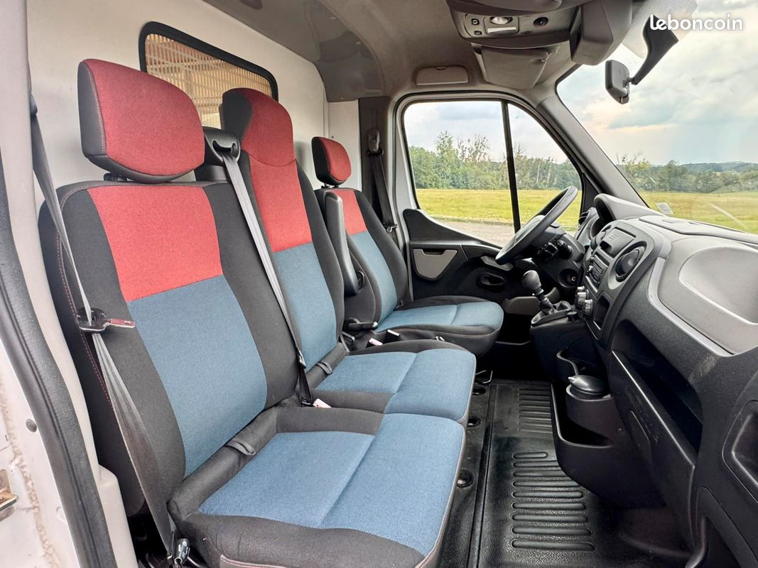 14.100HT RENAULT MASTER 2.3 Plancher Cabine Caisse Grand Volume Procar Grand Confort Clim Bluetooth Entretien à jour (image 3)