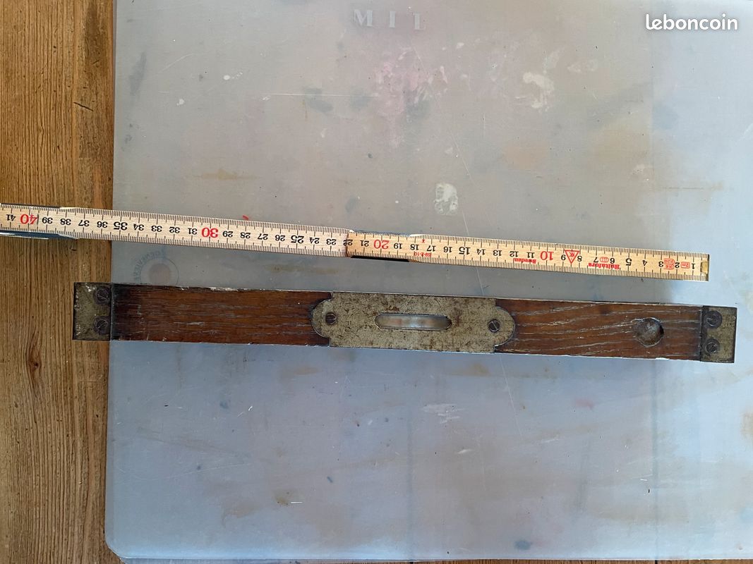 équerre ancienne en bois - France