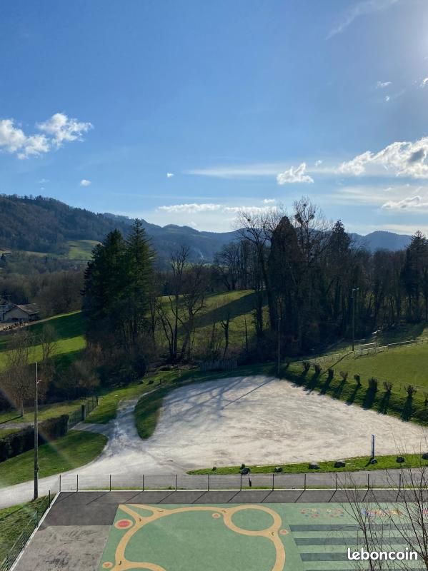 Appartement 4 pièces 75 m² · à Saint-Geoire-en-Valdaine · 75 m² · 960 €