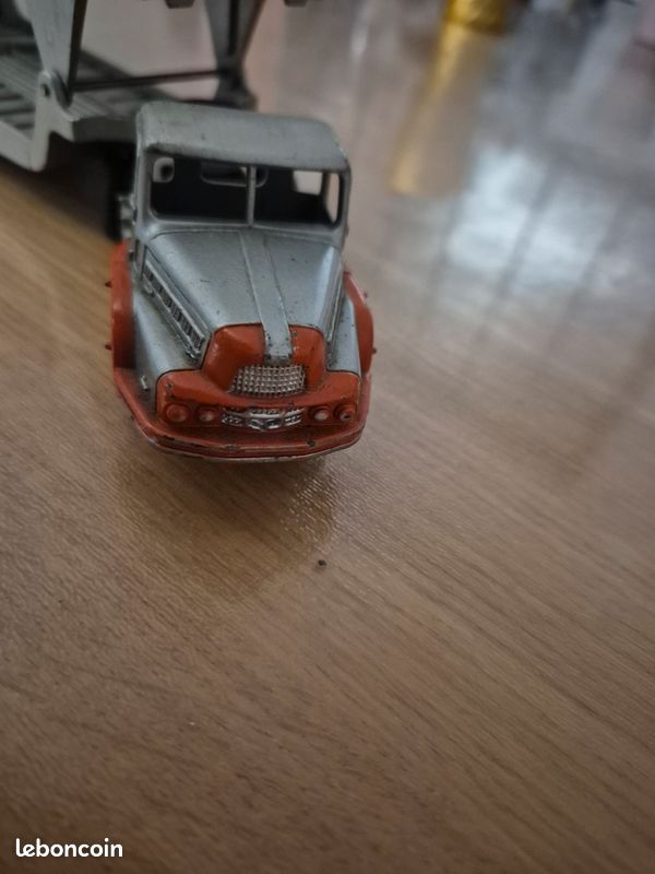 Dinky toys* transporteur boilot * et 2 cv J.R.D - Collection