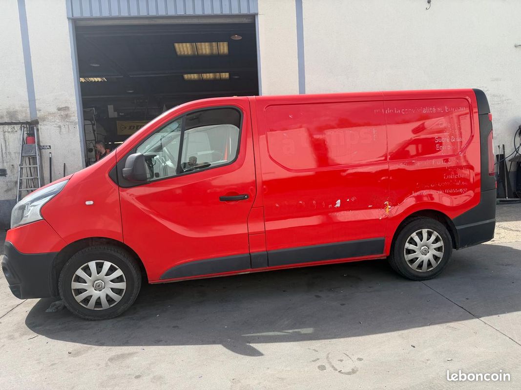 RENAULT TRAFIC Fourgon (image 4)