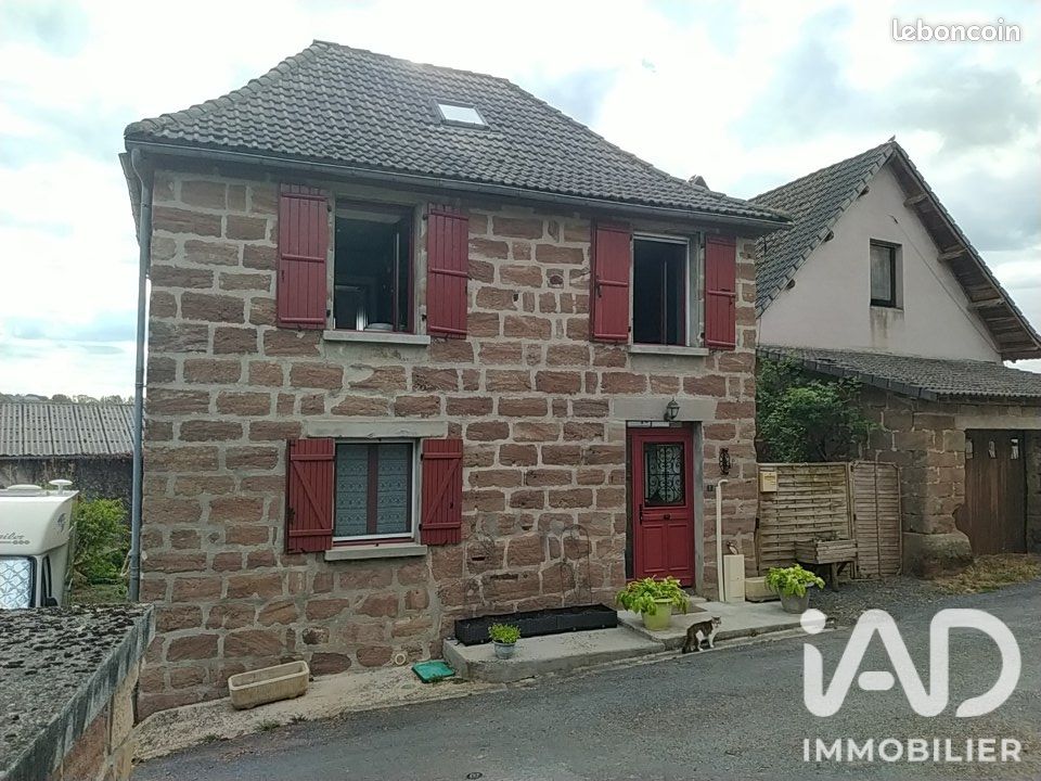 Maison 11 pièces 157 m² · à Saint-Aulaire · 157 m² · 219 900 €