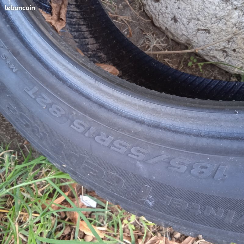 Pneu 185/55 R15 82 T marque Hangkook quasi neuf (hiver) (image 1)