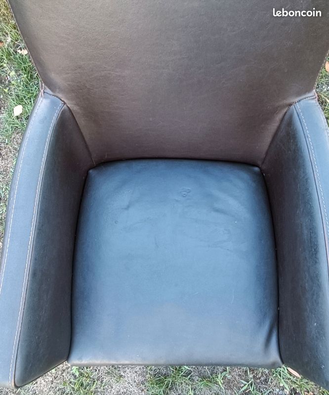 Fauteuil cuir marron (image 1)