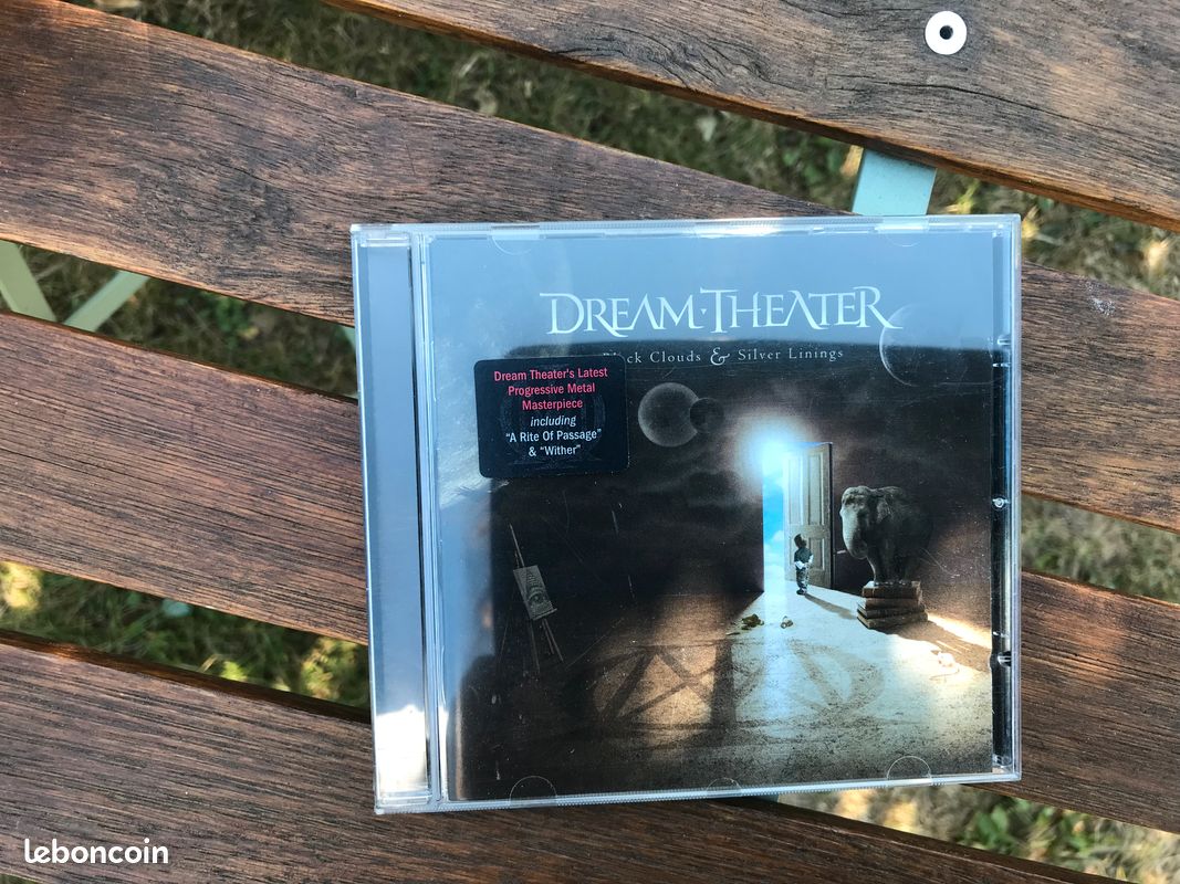 Album Black Clouds & Silver Linings de Dream Theater (image 1)
