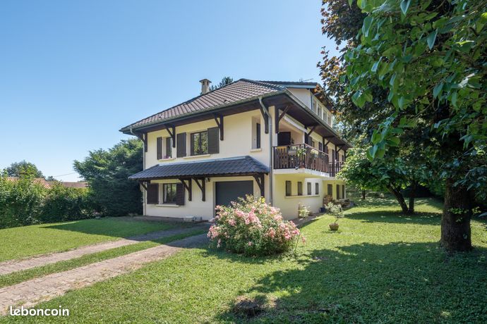 Maison 8 pièces 200 m²