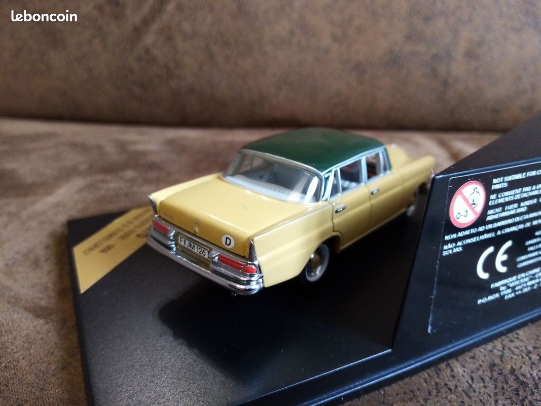 MODEL CARS Mercedes 200D black 1:43 DeAgostini Masini de legenda #76