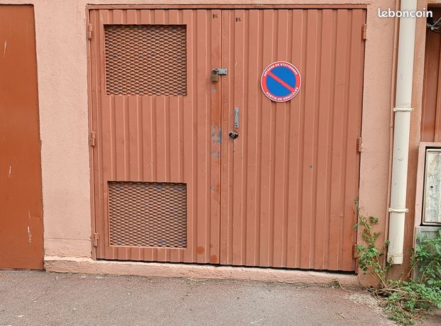 https://img.leboncoin.fr/api/v1/lbcpb1/images/da/3d/82/da3d824bd3e32d468513f6f50558c54777169bc3.jpg?rule=ad-image