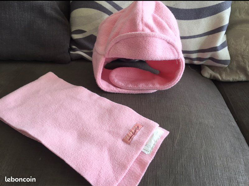 Bonnet et écharpe roses (image 2)