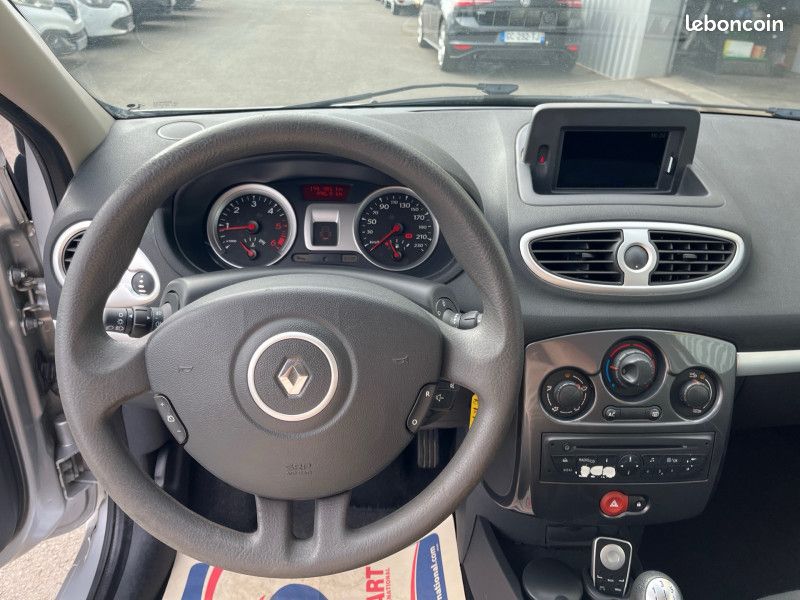 Renault CLIO III 1.5 DCI 70CH OVALIE ECO² 115G 5P (image 8)