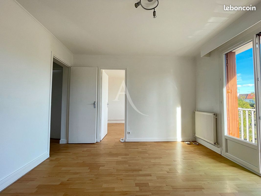 Appartement 3 pièces 46 m² · à Viry-Châtillon · 46 m² · 990 €/mois