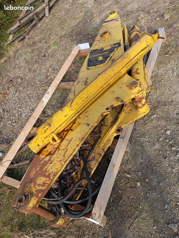 Bras JCB (image 1)