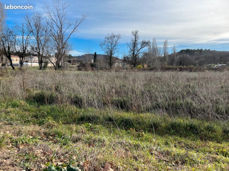Terrain 400 m² · à Puygiron · 89 500 €