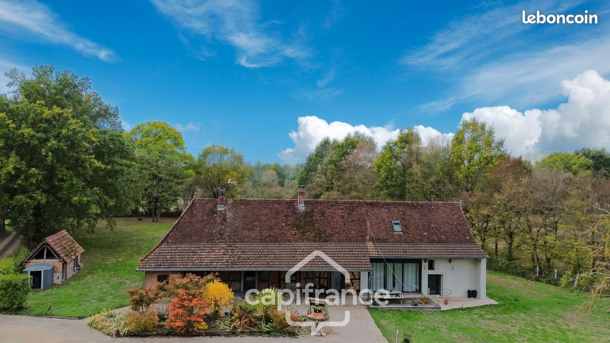 Maison 8 pièces 247 m² · à Saint-Germain-du-Bois · 247 m² · 345 000 €