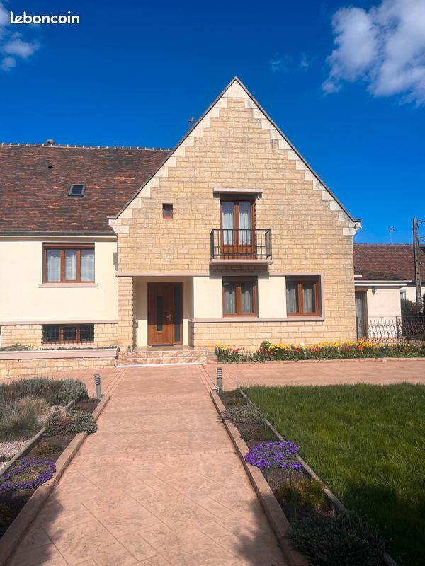 Maison 7 pièces 244 m² · à Argentan · 244 m² · 560 000 €