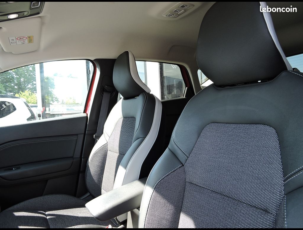Renault Captur TECHNO TCE 90CH BVM6 (image 6)