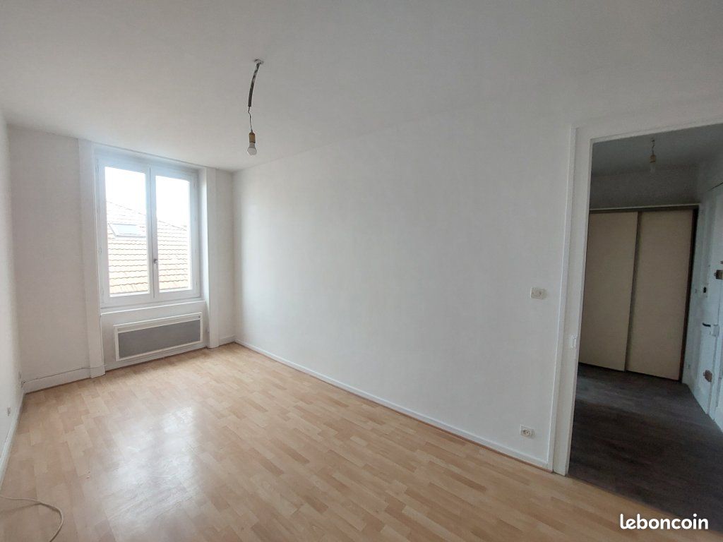 Appartement 2 pièces 32 m² · à Saint-Étienne · 32 m² · 290 €/mois