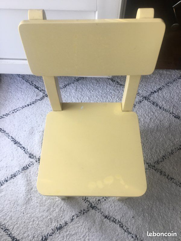 Chaise en bois enfant (image 1)
