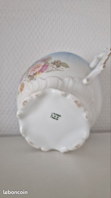 Tasse ancienne en porcelaine de Limoges (image 12)