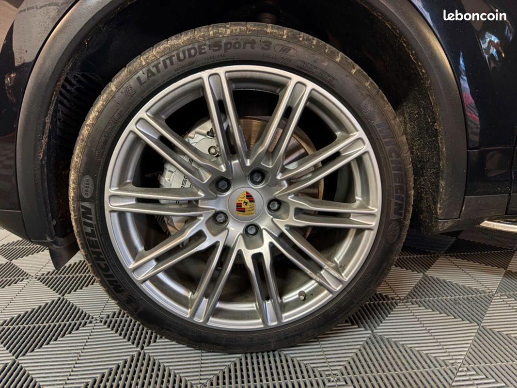 PORSCHE CAYENNE 4.2D V8 S Tiptronic S A (image 36)